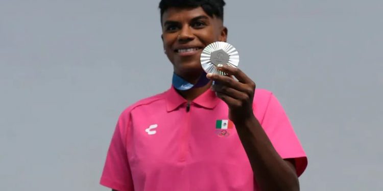 Espero inspirar a las niñas con esta medalla: Prisca Awiti