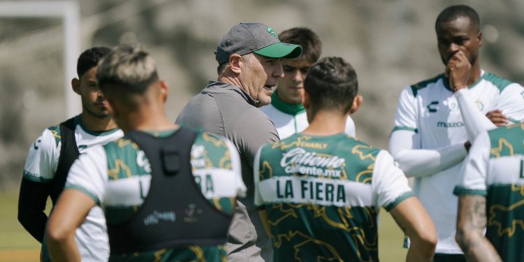 Busca Eduardo Berizzo volver a hacer a León un equipo protagonista