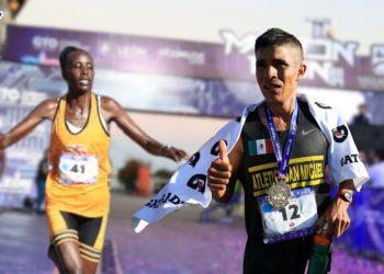 Rubén Chávez y Leah Kigen se coronan en el Maratón León 2024