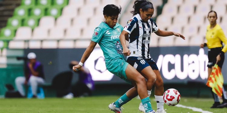 Polémica arbitral le cuesta el triunfo al León Femenil sobre Rayadas