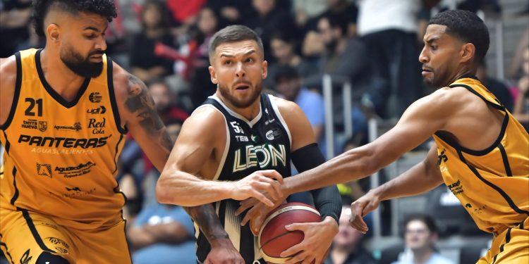 Abejas de León no sabe ganar… Dejan ir ventaja de 17 puntos y caen ante Panteras