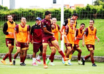 Petroleros de Salamanca se afianza en lo alto de su grupo al vencer a Sporting Canamy