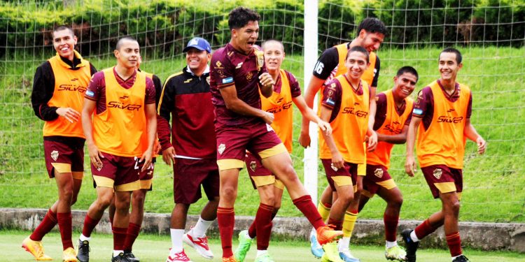 Petroleros de Salamanca se afianza en lo alto de su grupo al vencer a Sporting Canamy