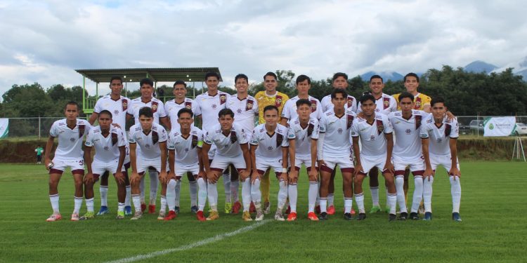 Petroleros de Salamanca debuta con derrota ante Aguacateros de Peribán