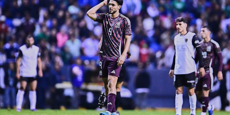 México se deja empatar ante un cuadro alterno del Valencia