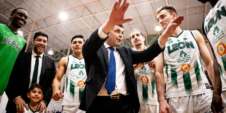Abejas de León consigue su primer triunfo en suelo leonés ante el líder Astros