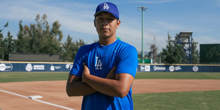 ¡Sueño Cumplido! El guanajuatense Bryan Lara ya viste como Dodger