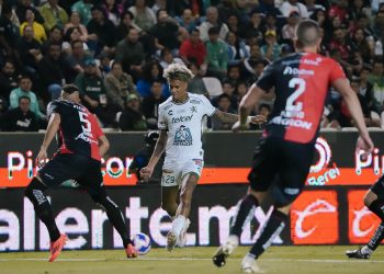 León empata en casa y complica su camino a la Liguilla