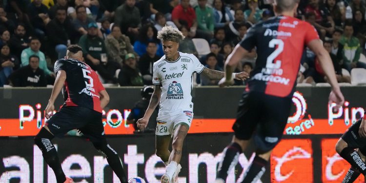 León empata en casa y complica su camino a la Liguilla