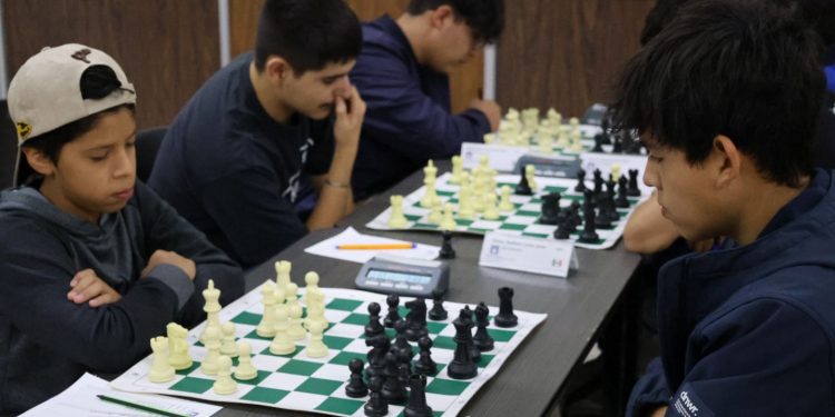 Avanzan 15 leoneses a Estatal de Ajedrez de Nacionales CONADE 2025