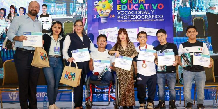 Inspiran paradeportistas de Guanajuato en Fórum Vocacional Profesiográfico