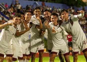 Petroleros de Salamanca pone pie y medio en la liguilla al vencer a Inter Playa del Carmen