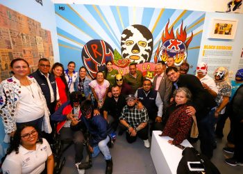 Exposición de Lucha Libre en León celebra la historia del deporte y su impacto cultural