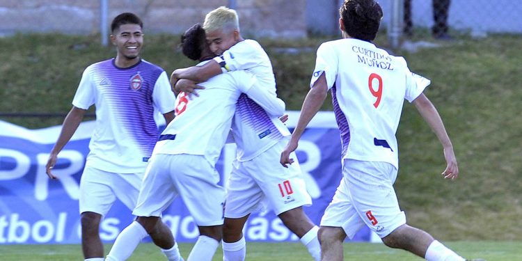 Calor elimina al líder y avanza a semifinales en la Liga Premier Serie B