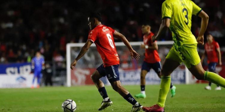 Irapuato y Aguacateros dejan en suspenso la final de la Liga Premier