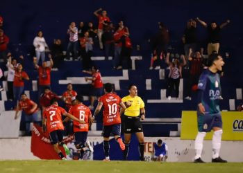 ¡Hombrada! Irapuato gana en casa ajena y avanza a semifinales en Liga Premier