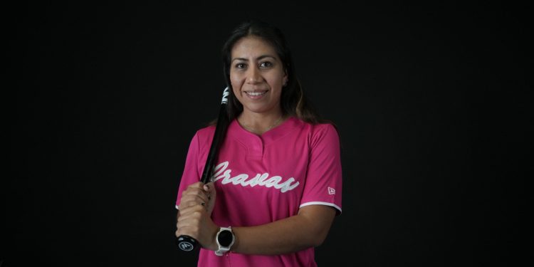 Monserrath García, la encargada de la preparación física en Bravas de León