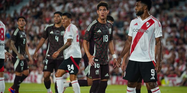River Plate le da un paseo a México en el Monumental