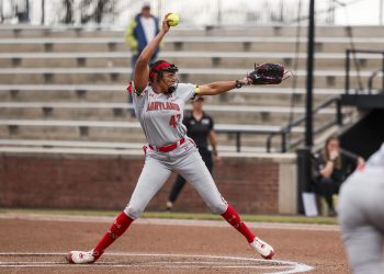 Courtney Wyche se integra al staff de lanzadoras de las Bravas de León