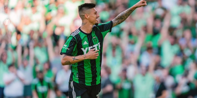 Se enciende León con la llegada de Emiliano Rigoni