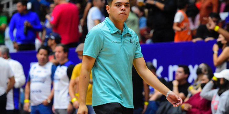 Abejas de León: Jesús Sierra será segundo asistente en Apaches de Chihuahua