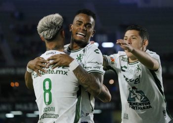 León rota a su cuadro y liga su cuarta victoria en fila al vencer a Mazatlán