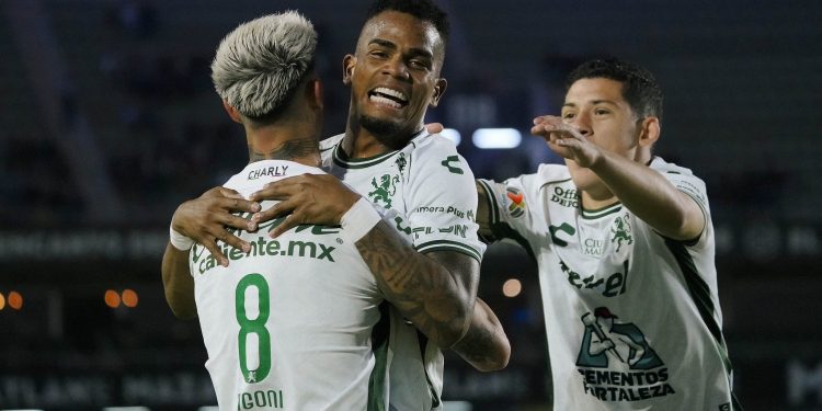 León rota a su cuadro y liga su cuarta victoria en fila al vencer a Mazatlán
