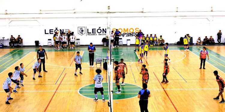 Rehabilitarán el Auditorio “Mano Santa” Guerrero de la Deportiva Enrique Fernández Martínez