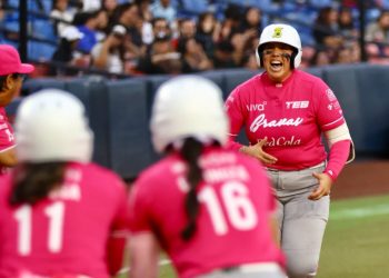 Las Bravas de León barren a las de Monterrey y se colocan en la cima de la LMS