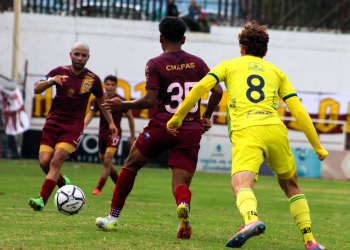 Petroleros de Salamanca es vapuleado por el campeón Aguacateros de Peribán