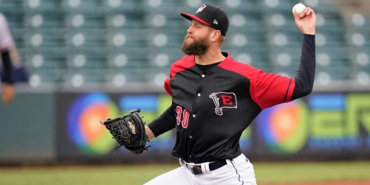 El zurdo Adam Wolf refuerza el pitcheo de Bravos de León