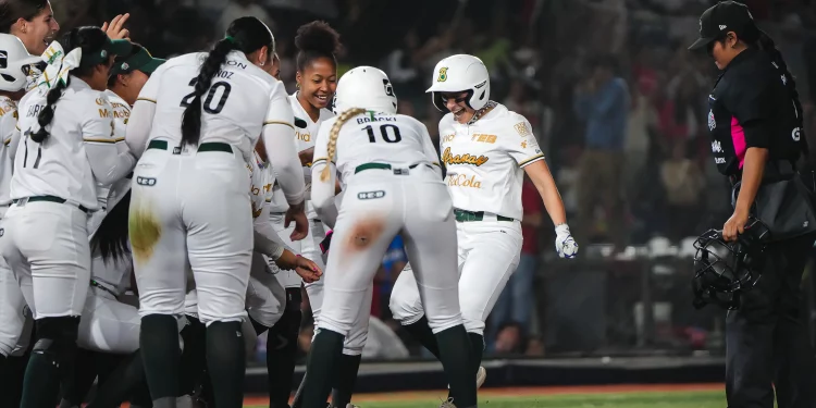 Giulia Longhi dispara jonrón de tres carreras y Bravas pega a Sultanes