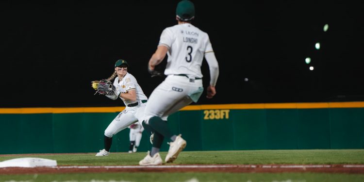 Bravas de León regresa al Domingo Santana y cae ante El Águila