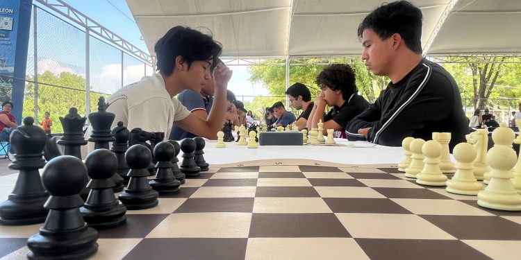 Se juegan leoneses su pase al Macro Regional de ajedrez