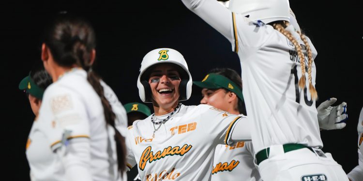 Bravas de León completa la tarea propinándole barrida al campeón Charros