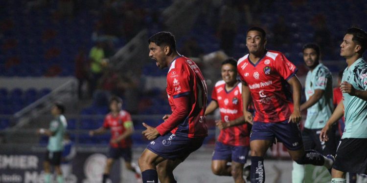 Irapuato mantiene marca perfecta en casa tras vencer a Gavilanes