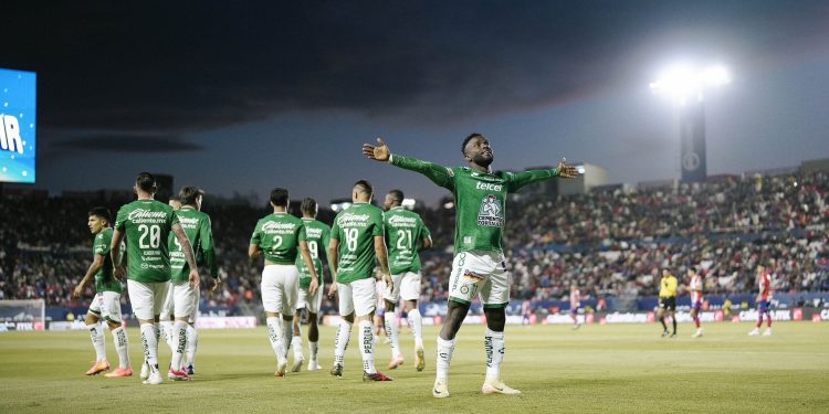 James Rodríguez comanda liderato e invicto de León con victoria ante Atlético de San Luis