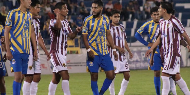 Reboceros de La Piedad sale del mal paso a costa de Petroleros de Salamanca