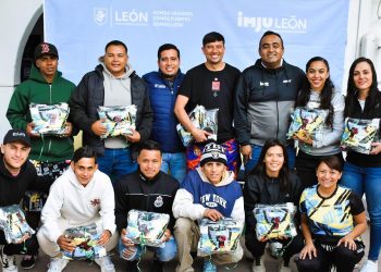 Abanderan a los selectivos leoneses que competirán en la fase nacional del torneo ‘De la Calle a la Cancha’