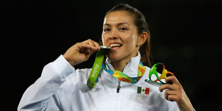 Medallistas olímpicos recibirán una beca mayor, chécate el nuevo monto.