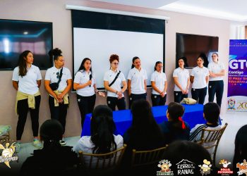 Las Mieleras realizan acción social en la secundaria Quanax-huato de Guanajuato Capital