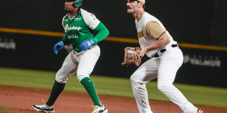 Caen los Bravos de León en el primero de dos ensayos frente a Algodoneros