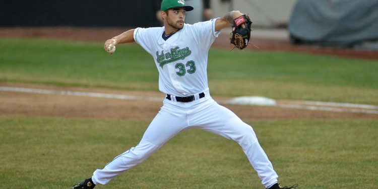 Chris Vallimont llega como nuevo lanzador de los Bravos de León