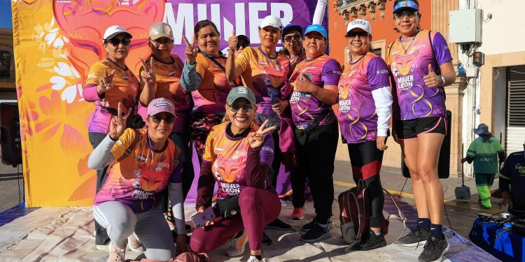 Disfrutan de Feria y Caminata Mujer y Deporte en León