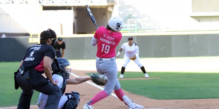 Bravas de León cierra fase regular con derrota ante Naranjeras