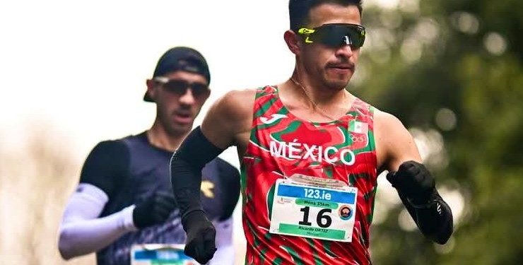 Ricardo Ortiz luce en el Circuito de Marcha en Coatzacoalcos