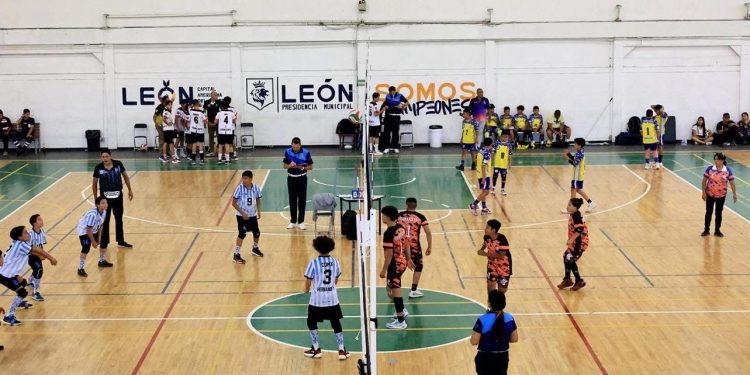 Brinda Comude León espacios seguros para mujeres en sus instalaciones