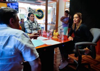 Arantxa Chávez comparte su camino olímpico a clavadistas leonesas