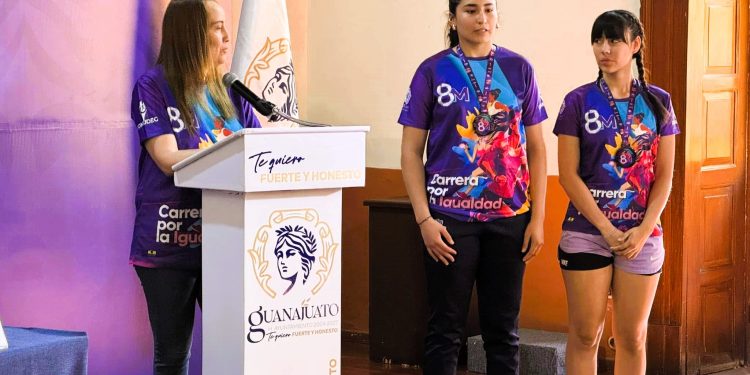 Presentan el evento atlético 8M Carrera por la Igualdad