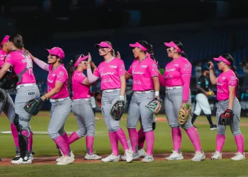 Cuesta arriba… Bravas de León pierde el segundo juego ante Sultanes en playoffs